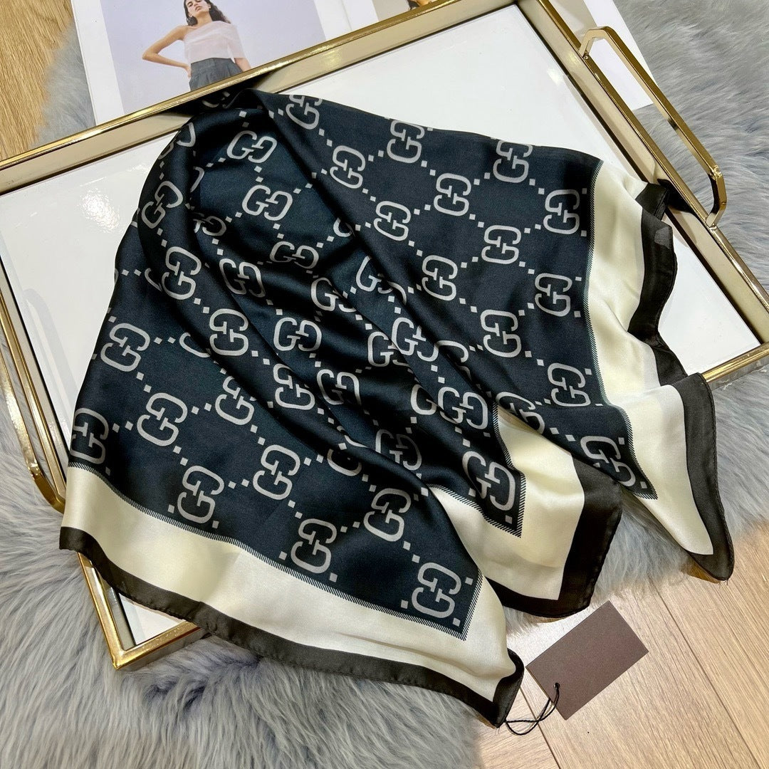 GG Scarf