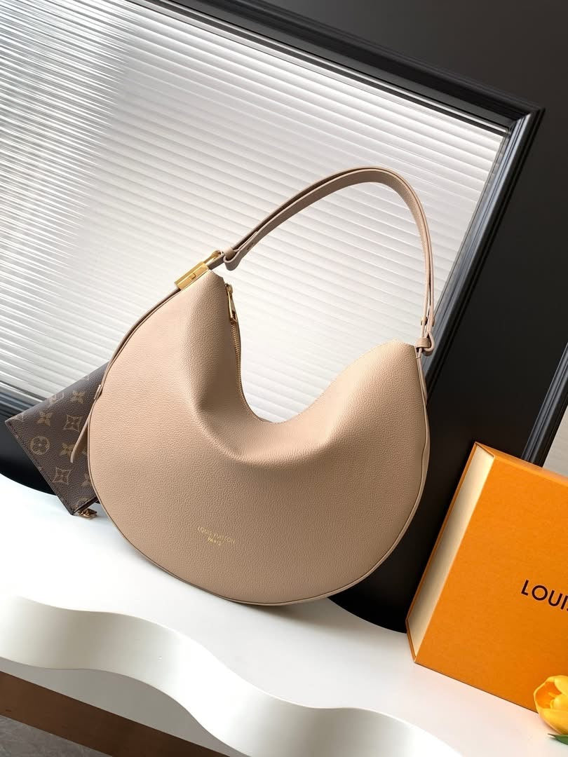 Sophisticated Shoulder Bag