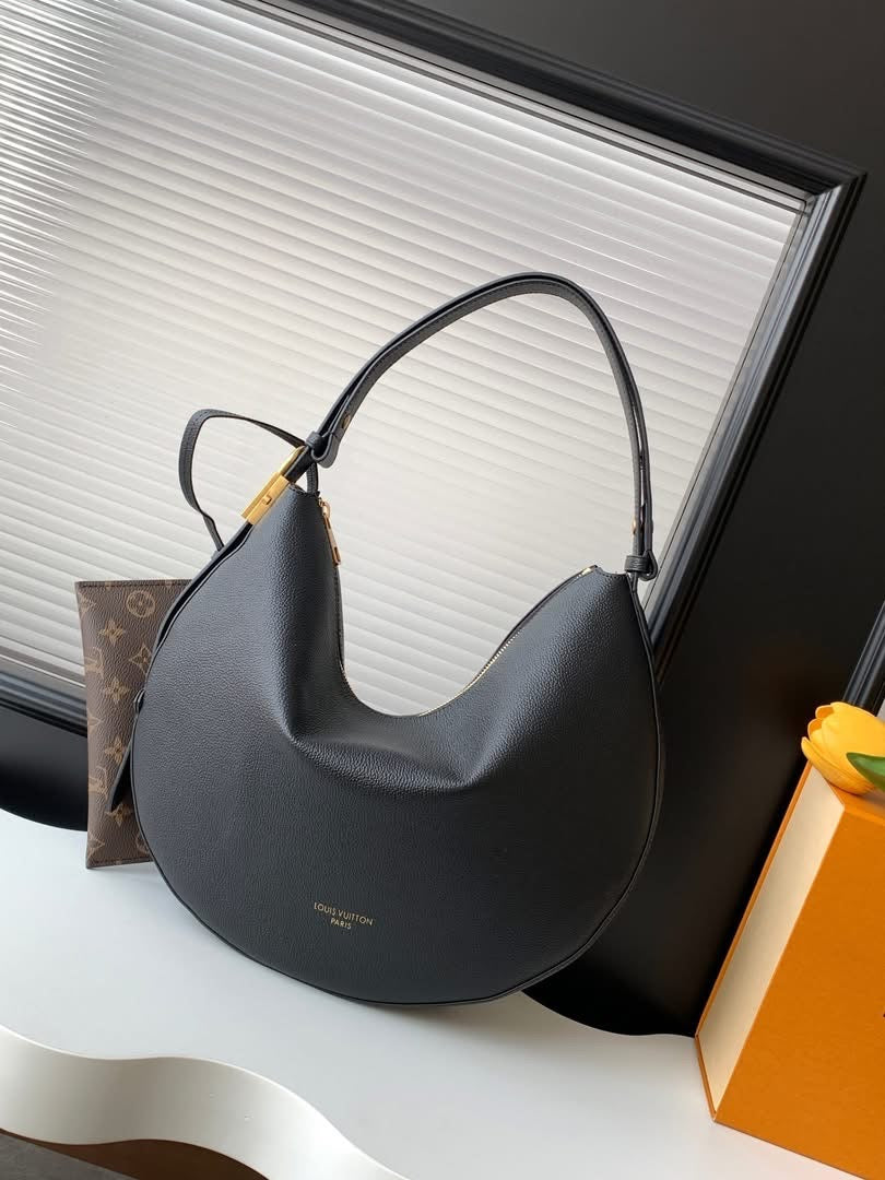 Sophisticated Shoulder Bag