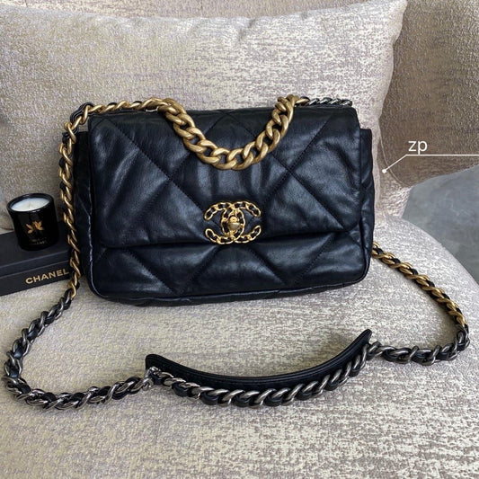 Black Beauty Crossbody