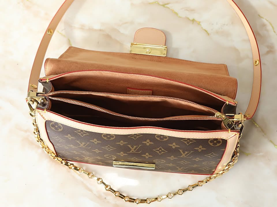 Classy Isle Purse