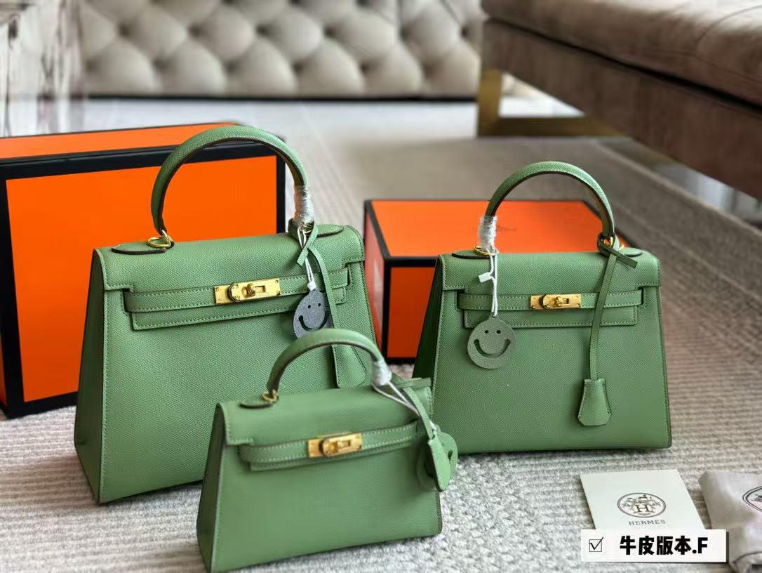 Classic Handbag Medium