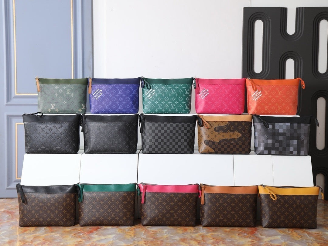 Feelin’ Large Clutch