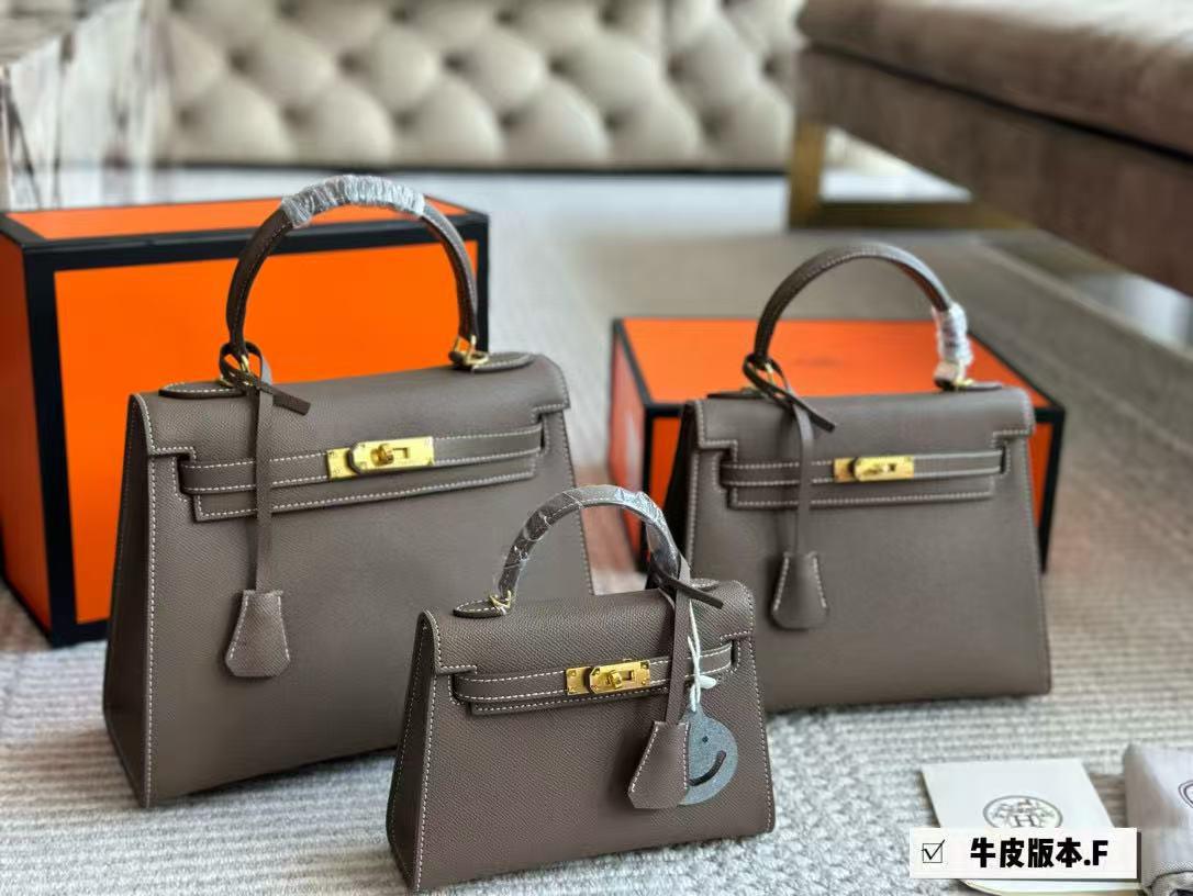 Classic Handbag Medium