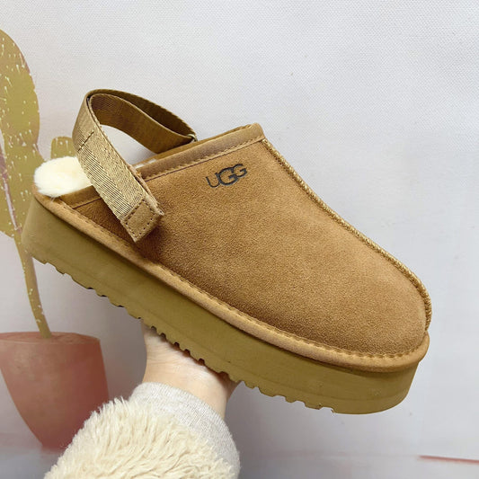 UGG Locked In Slipper